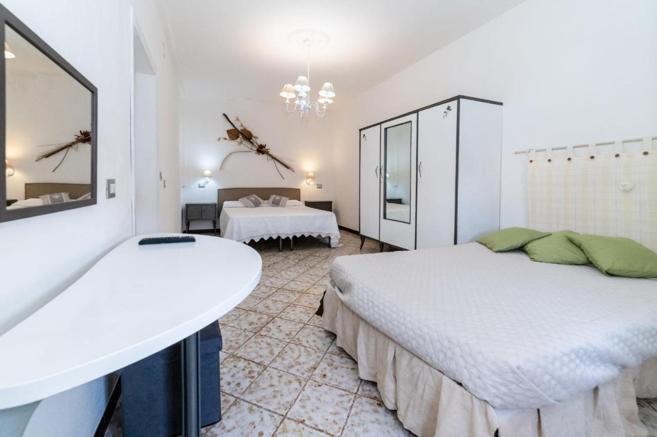 B&B Shardana Sennori Екстериор снимка